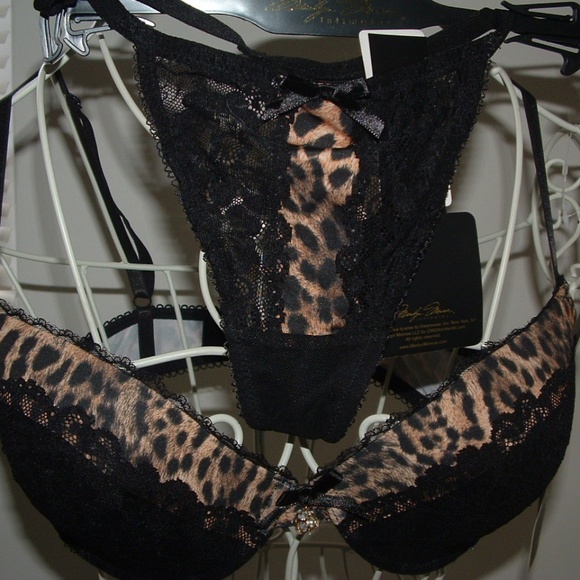 Marilyn Monroe intimidates bra pantie set - Picture 10 of 13